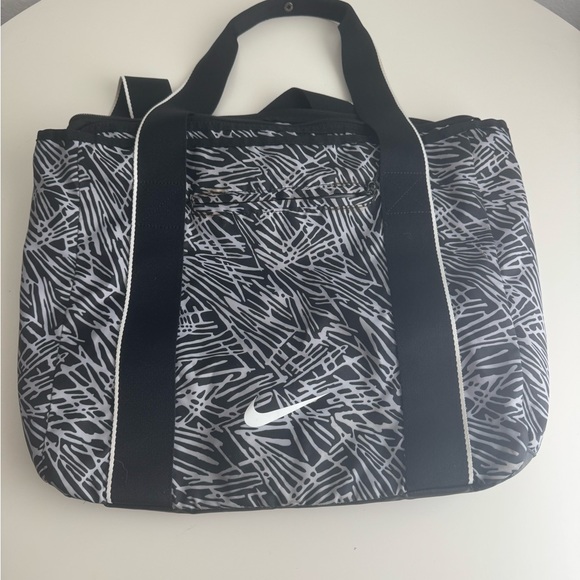Nike Black and Gray Tote Bag - Picture 1 of 3
